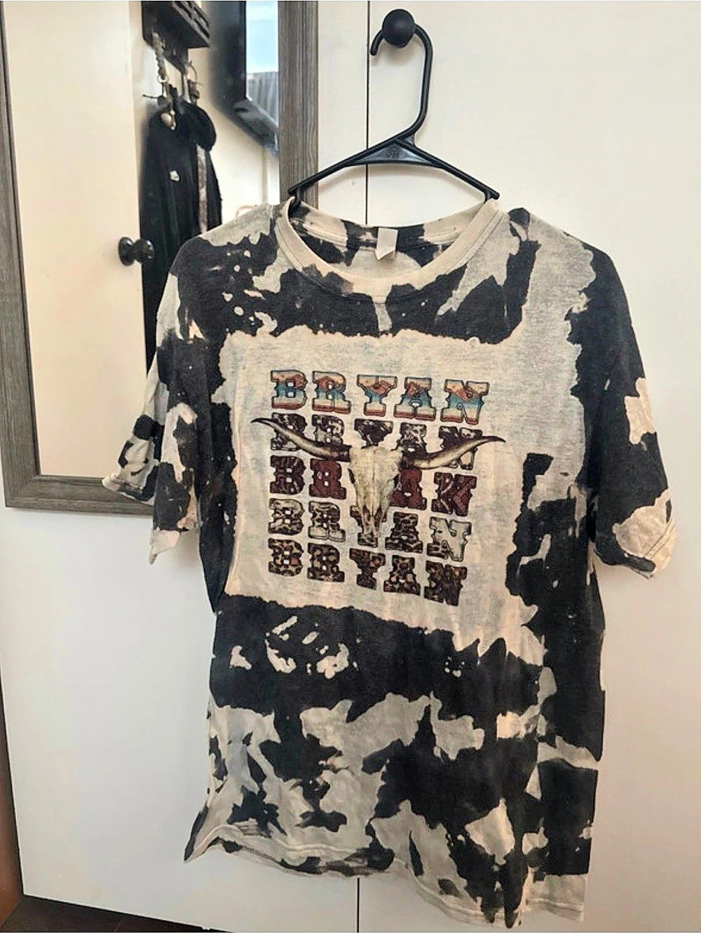Zach Bryan Distressed Graphic Tee in Black & Gray